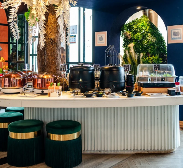 Cafe & Restaurant