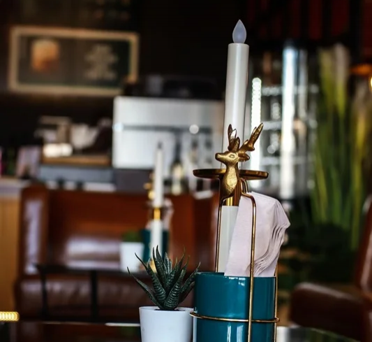 Cafe & Restaurant